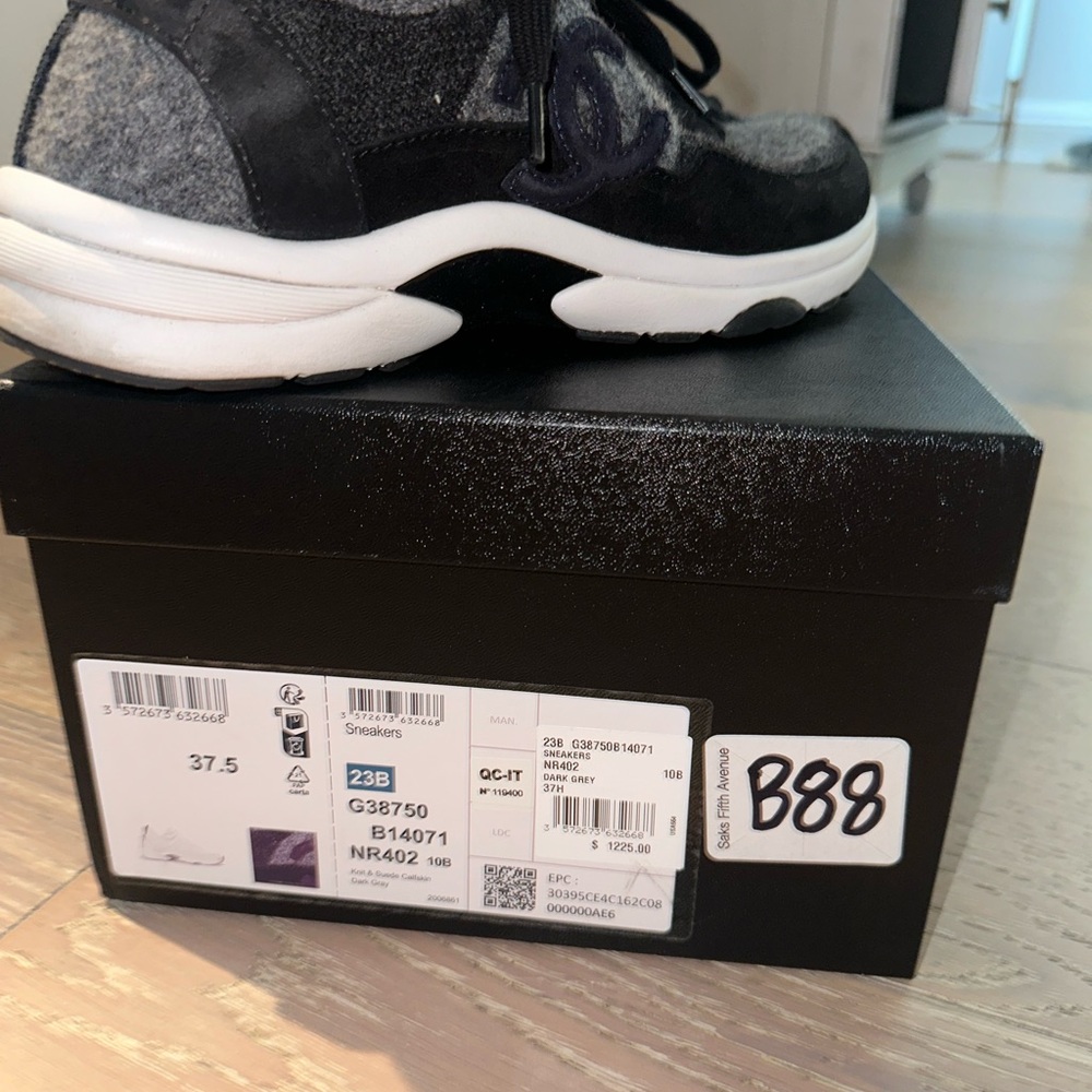 CHANEL Elegant Black and Gray Sneakers- lightly used - Picture 2 of 7